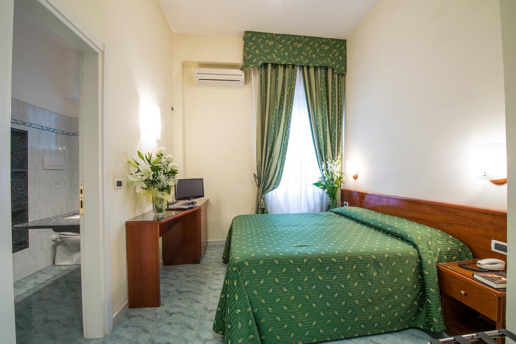 Hotel Giulio Cesare Rapallo Habitación foto